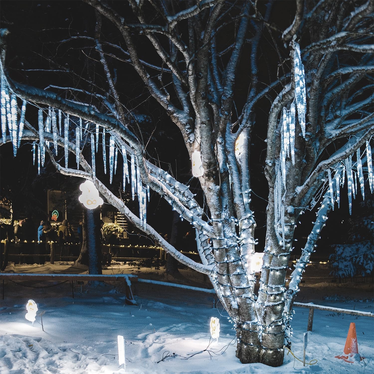 WATERGLIDE 16 Icicles Meteor Shower Lights - 12" Connectable Outdoor Christmas Lights | 384 SMD LED White Decor