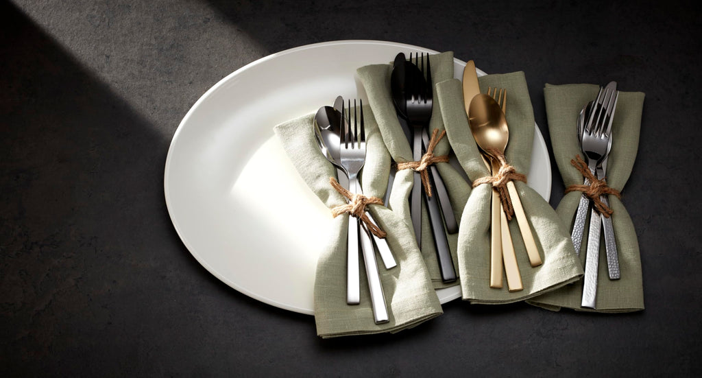 Oneida Silverware Set, Chefs Table 20 Piece Everyday Flatware Set, Service For 4, 18/0 Stainless Steel, Dishwasher Safe, Knives Spoons And Forks Sets, Home And Kitchen Utensils (Silver, 20 Piece)