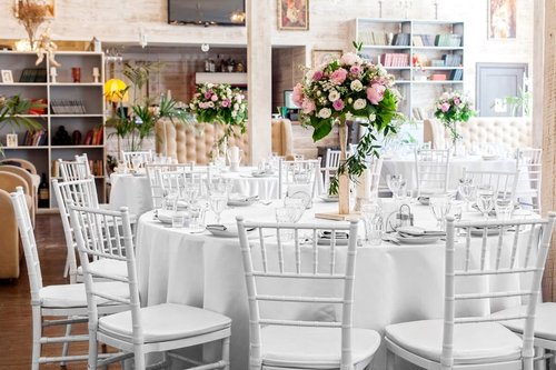 Lumaycens 10 Pack Round Table Cloths White Round Tablecloth 120 Inch Washable Polyester Fabric Bulk Linen Tablecloths Table Cover for Parties Wedding Banquet Buffet Dinning