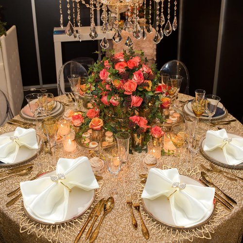 Suttmin 100 Pcs Dinner Placemats and Napkin Rings Bulk with Leaves Napkin Rings and Metallic Round Place Mats Sequin Placemats for Wedding Kitchen Leaf Dining Table Decoration