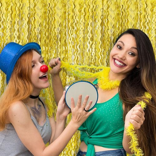 Gold Backdrop | Foil Curtain Decorations for Birthday, Bachelorette, and Holiday Parties - 6ft x 3ft