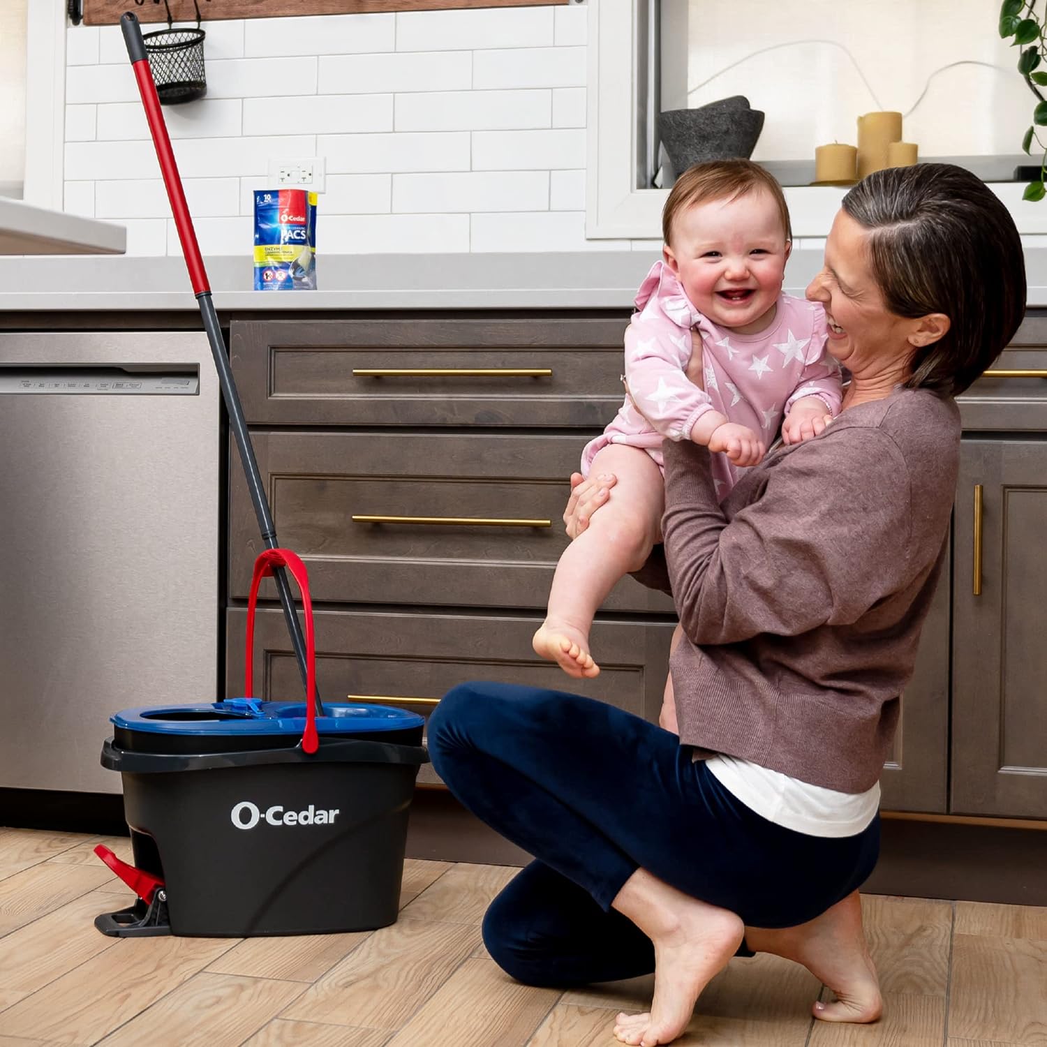 O-Cedar RinseClean Spin Mop & Bucket System - Includes 2 Extra Mop Heads | Cleans with Water & Eliminates 99% of Bacteria