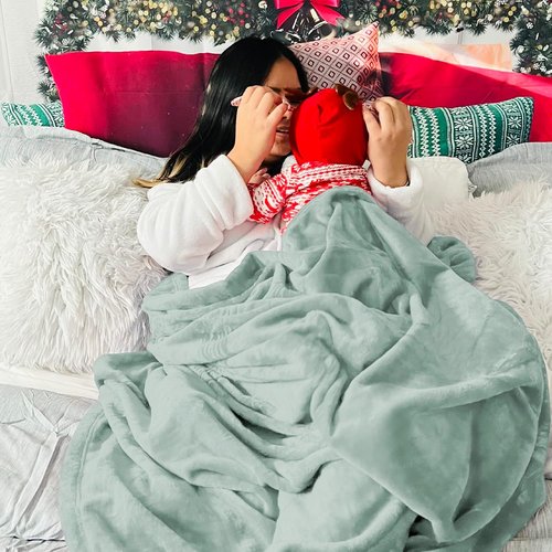 Bedsure GentleSoft Fleece Blanket - Cozy Sage Green California King, 102x96 Inches, Plush & Lightweight