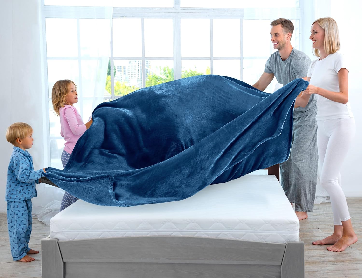 Utopia Bedding Fleece Blanket - Luxury Royal Blue Twin Size Microfiber | Soft, Anti-Static, 300GSM (60x80 Inch)