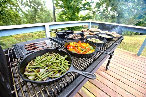 Lodge Cast Iron Griddle - Seasoned Rectangular Design, 15 x 12.25 Inches | Perfect for Jumbo Serving