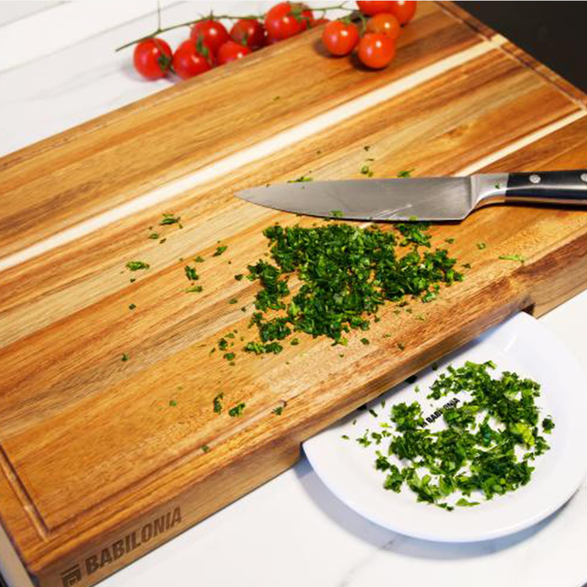 Acacia Wood Cutting Board for Kitchen 15.7 x 10.2 Inch (ExtraThick 1.6") Non Toxic Wooden Chopping Board for Meat, Cheese, Charcuterie Boards with Handle, Hardwood Butcher Block (Oil & Plate Included)
