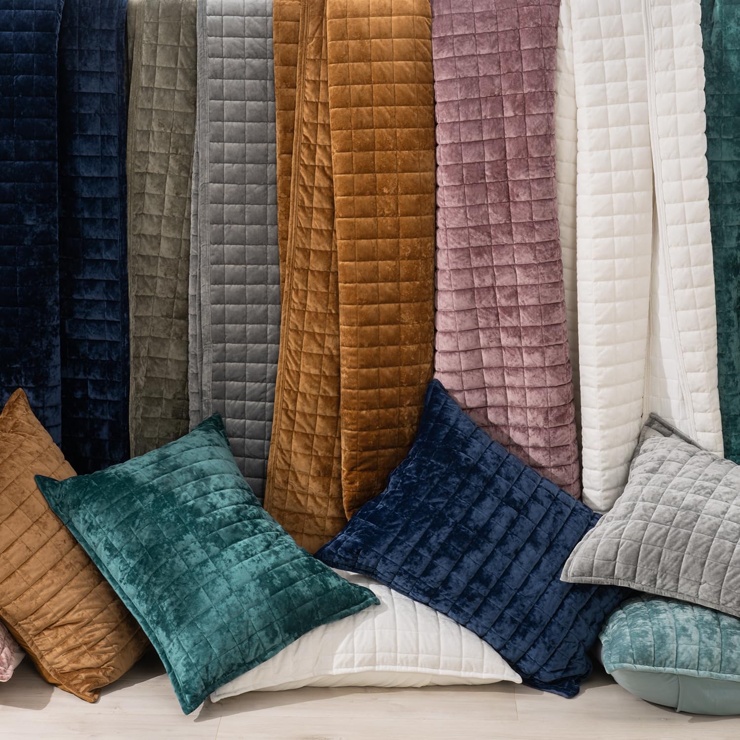 RECYCO Luxury Velvet Quilt Set - Twin/Twin XL Lightweight Comforter with 1 Pillow Sham - Aqua Green