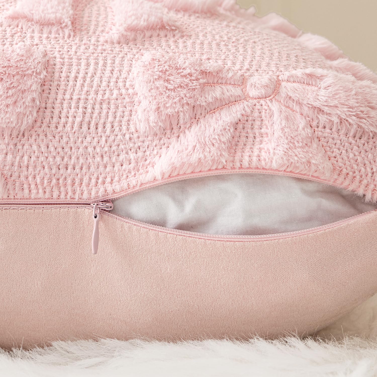 MIULEE Light Pink Bow Pillow Covers Coquette Room Decor Aesthetic Set of 2 Spring Decorative Cute Girl Soft Plush Faux Pillowcase for Preppy Room Decor Bedroom Couch,18x18 Inch
