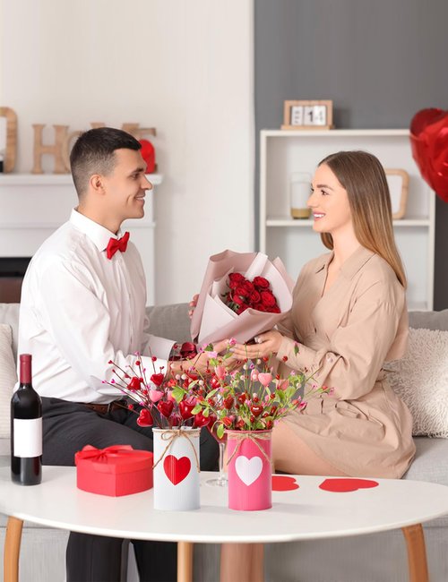 KIVIVO Valentines Day Centerpieces for Tables, Valentines Table Decor with 1 Printed Heart White Metal Vase, 4 Pcs Heart Artificial Flowers, Valentine's Day Table Decorations Indoor for Home, Kitchen