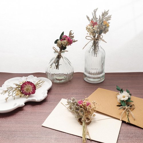 Fumwase 6Pcs Mini Dried Flower Bouquet Natural Real Flowers for Crafts Boho Dried Flowers Bulk Small Dried Flowers for Vase Dried Wildflowers for DIY Photo Props Gift Wedding Decor