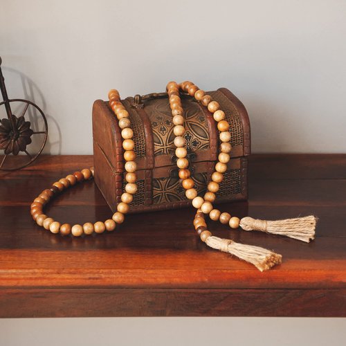 Nanalou Wood Bead Garland | Add a Touch of Boho Style to Your Farmhouse Décor with All-Natural, Handmade Wooden Bead Garland (Walnut, Medium)