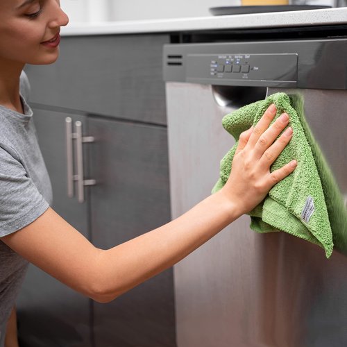 Nano Towels Cleaning Cloths - Cleans with Only Water - Wipes Away Dust, Spills & Grime Instantly Without Chemicals Paper Or Microfiber Supplies. Kitchen, Bathroom, Glass 14x14” 4-Pack Green