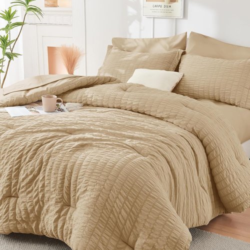 HYMOKEGE Comforter Set - Luxury 7-Piece All-Season Bedding in Khaki | Soft Seersucker Design