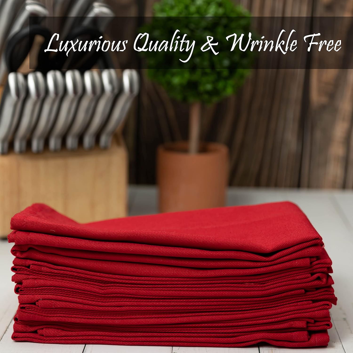 PERLLI Christmas Red Cloth Dinner Napkins - Soft Cotton Blend, 12 Pack, 18x18 Inches, Washable & Reusable
