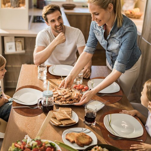 ADRIMER Placemats, Heat Resistant Oval Placemats Set of 4 Washable 12 x 17 Inch, Waterproof Table Mats, Wipeable Pu Place Mats for Kitchen, Dining Room, Turmeric Brown