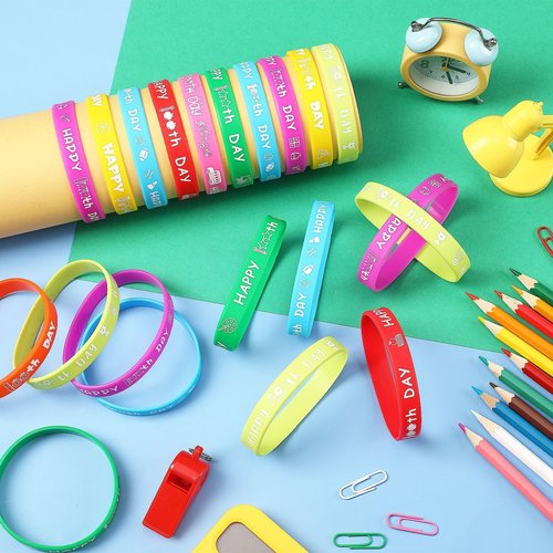 JUNEBRUSHS 64pcs 100th Day of School Party Favors Silicone Bracelets Rubber Wristbands for 100 Days of School Party Decorations Students Preschool Party Favors Supplies
