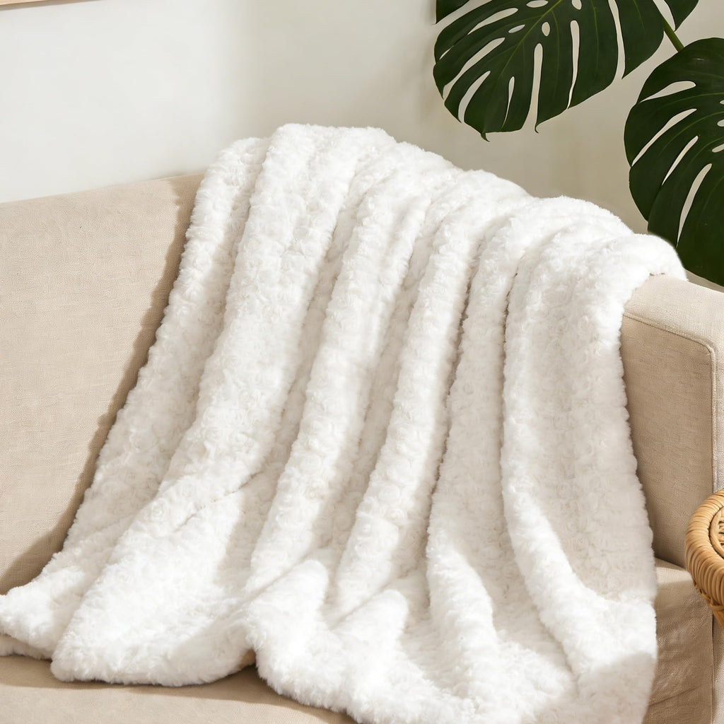 VFROO Double-Sided Faux Fur Throw Blanket, Fuzzy Soft Plush Thick Warm Fluffy Shaggy Fuzzy Blanket for Couch, Sofa, Bedroom, Luxury Blanket Valentines Day Gifts for Her, White, 50"x60"