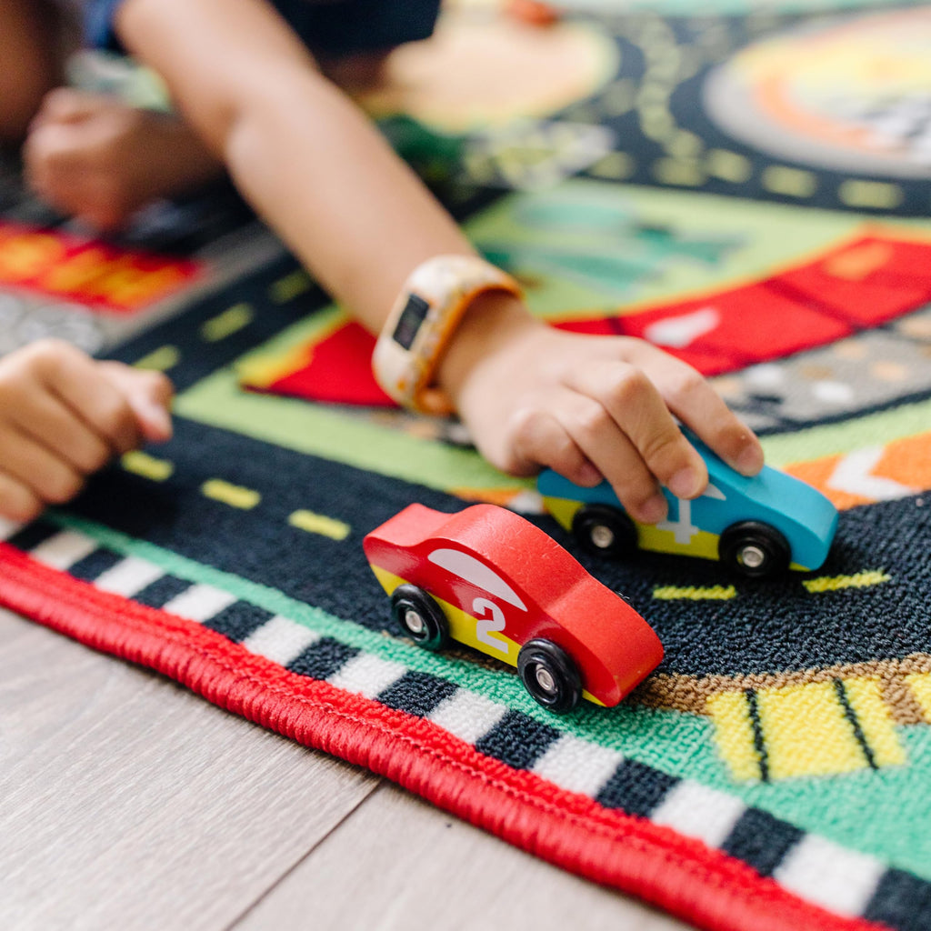 Melissa & Doug Round the Speedway Race Track Rug (FFP)