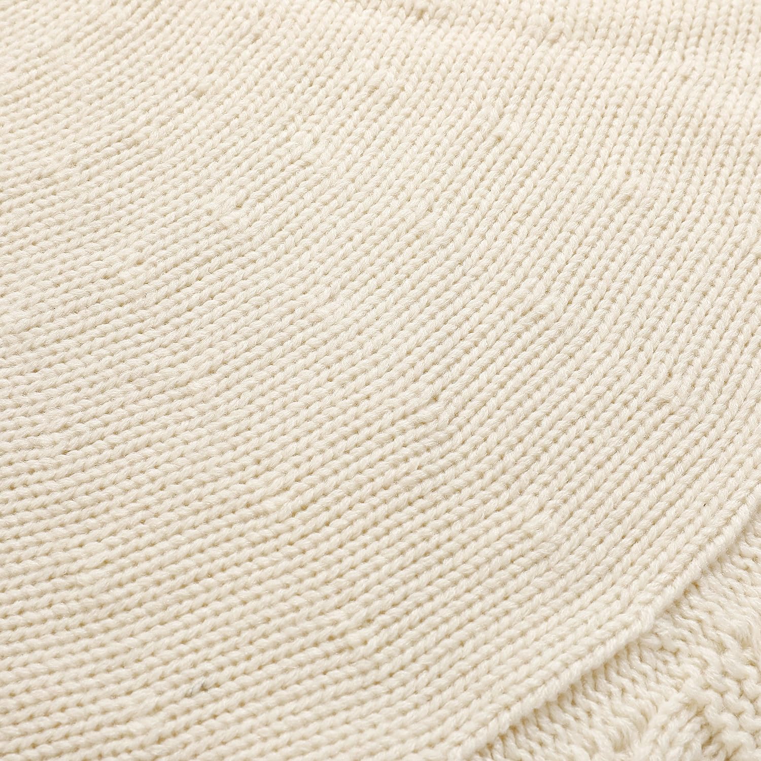 Aeranto Ivory Knitted Christmas Tree Skirt, Cozy Cable Knit Design with Scalloped Edge and Ties, Rustic Farmhouse Holiday Décor for Christmas Tree Base(Ivory, 36")
