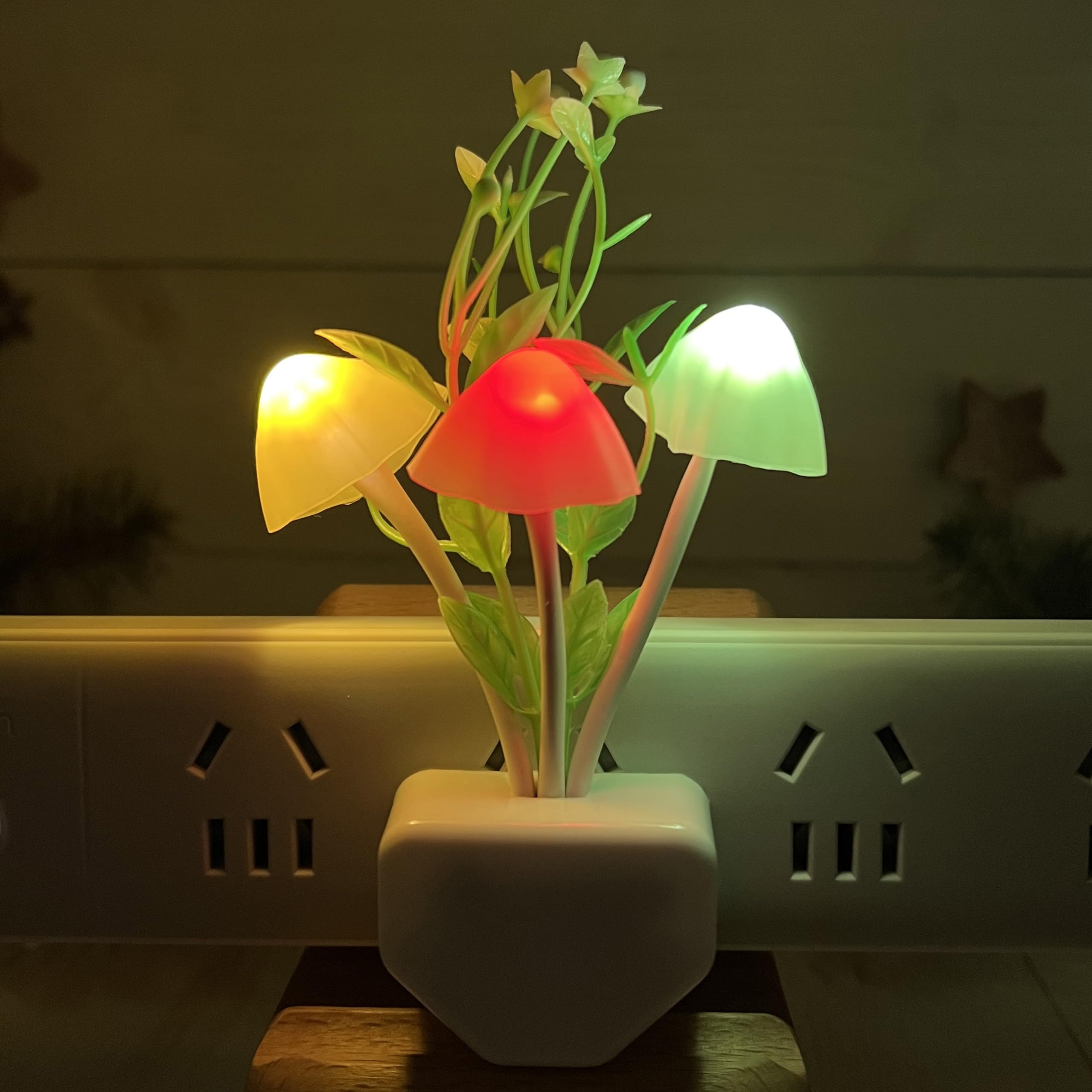 ZEZHOU Smart Sensor Led Night Lights - 2Pack 7 Color Changing Mushroom Nightlight Dusk to Dawn Sensor Auto On/Off, 0.6W Plug-in Wall Dream Bed Lamp, Gift Ideal for Nursery Baby Kids Children Adults