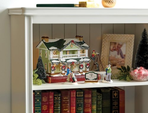 Department 56 Friends and Neighbors Figurine Set - Original Snow Village Accessories, 3.23 Inch, Multicolor