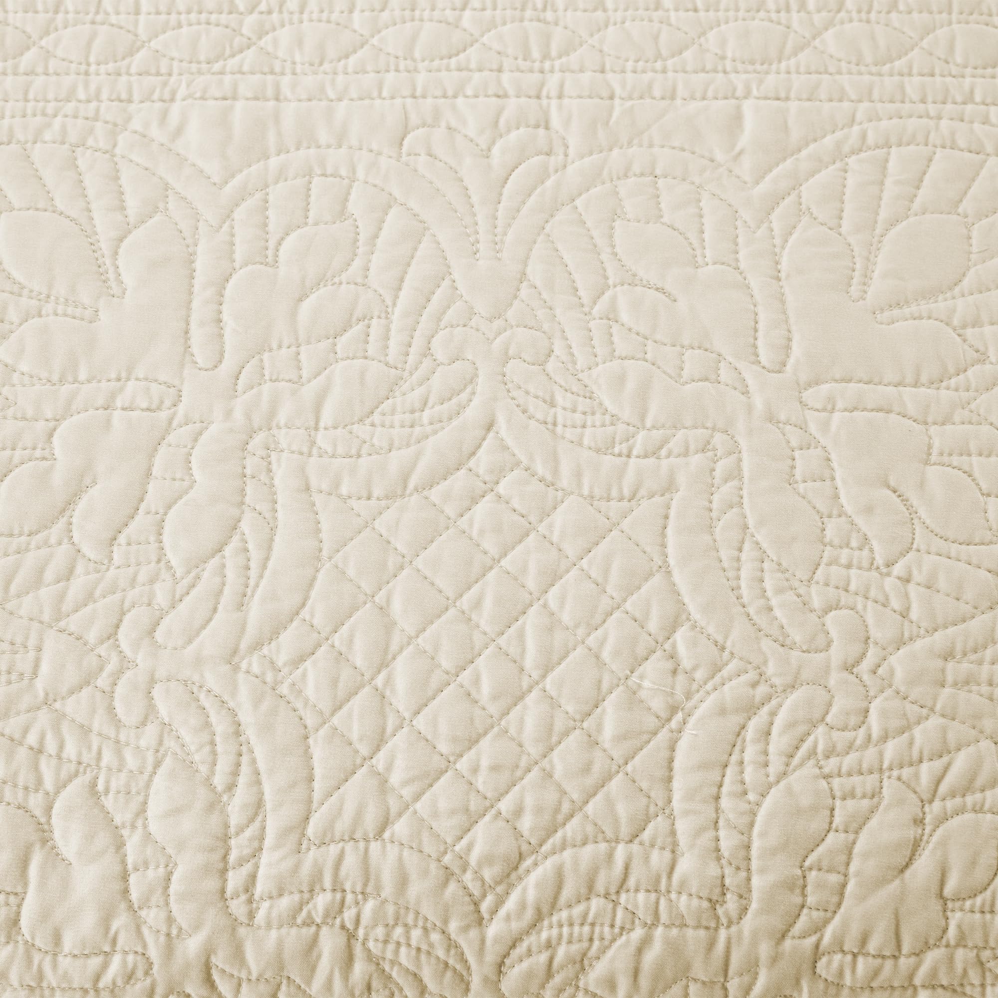Madison Park Daybed Cover Set Damask Quilted Cover for Daybeds, All Season, Pre-washed Cotton-Filled Coastal Bedding with Scallop Edge, Shams, Bedskirt, Décor Pillows, Tuscany, Cream, 39"x75", 6 Piece