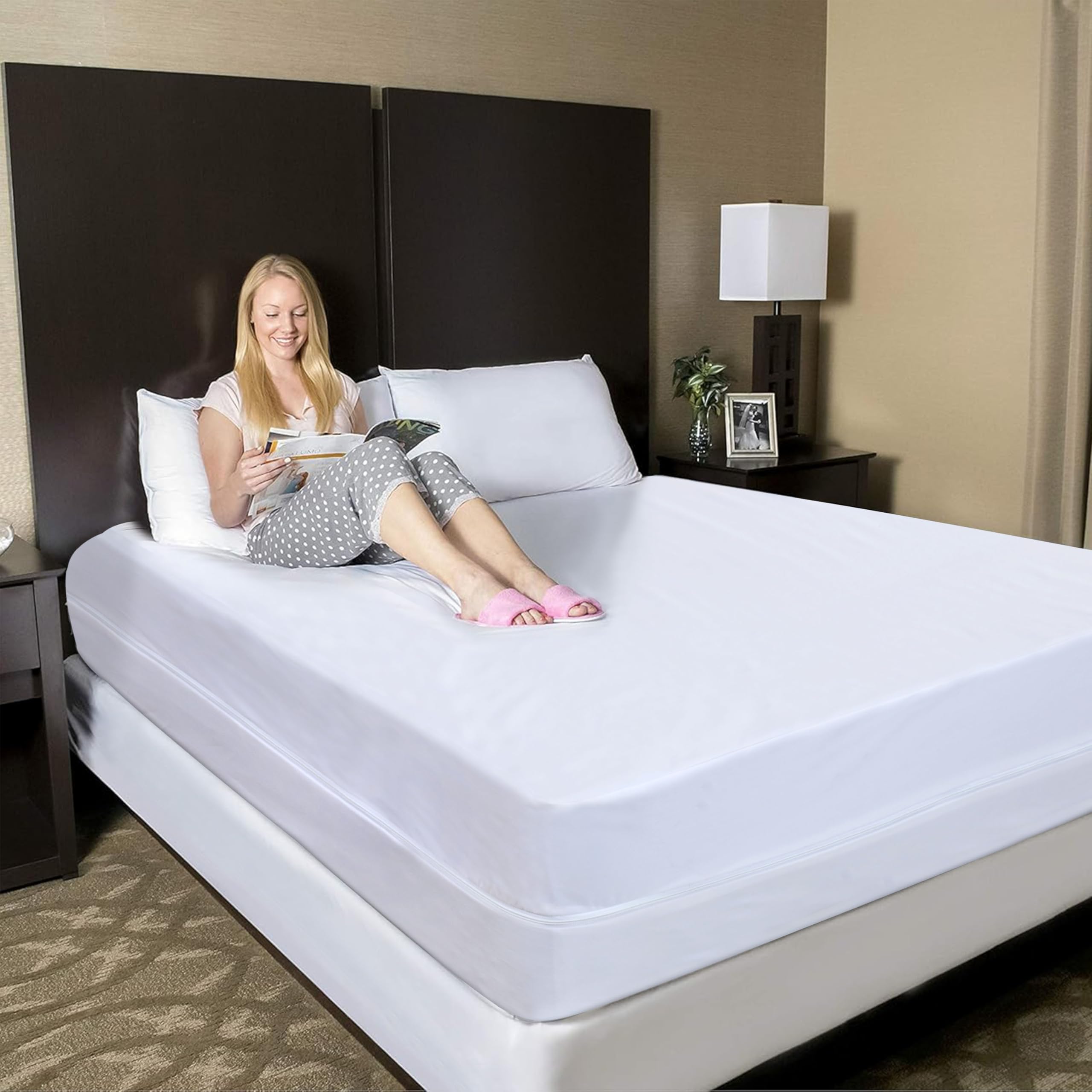 Zippered Mattress Encasement, Full Size Waterproof Mattress Protector, Breathable & Noiseless Absorbent 6-Sided Mattress Cover