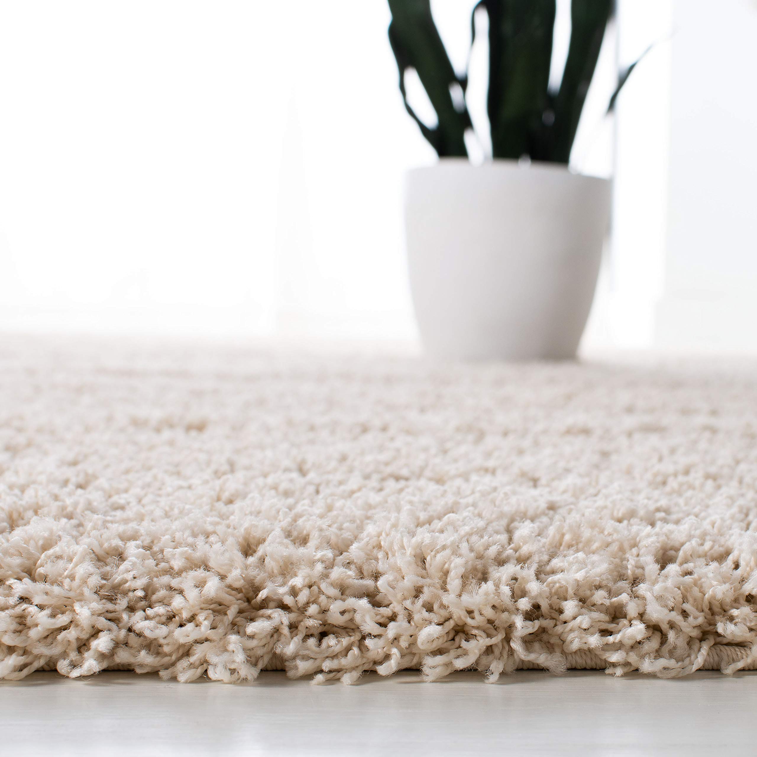 SAFAVIEH Laguna Shag Collection Accent Rug - 2'3" x 4', Beige, Solid Design, Non-Shedding & Easy Care, 2-inch Thick Ideal for High Traffic Areas in Entryway, Living Room, Bedroom (SGL303B)