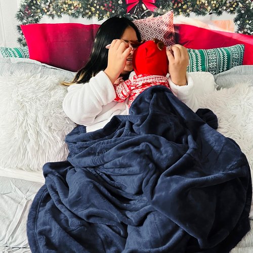 Bedsure GentleSoft Fleece Blanket - Navy Blue Twin Size 300GSM Plush & Cozy Warmth for Bed & Travel