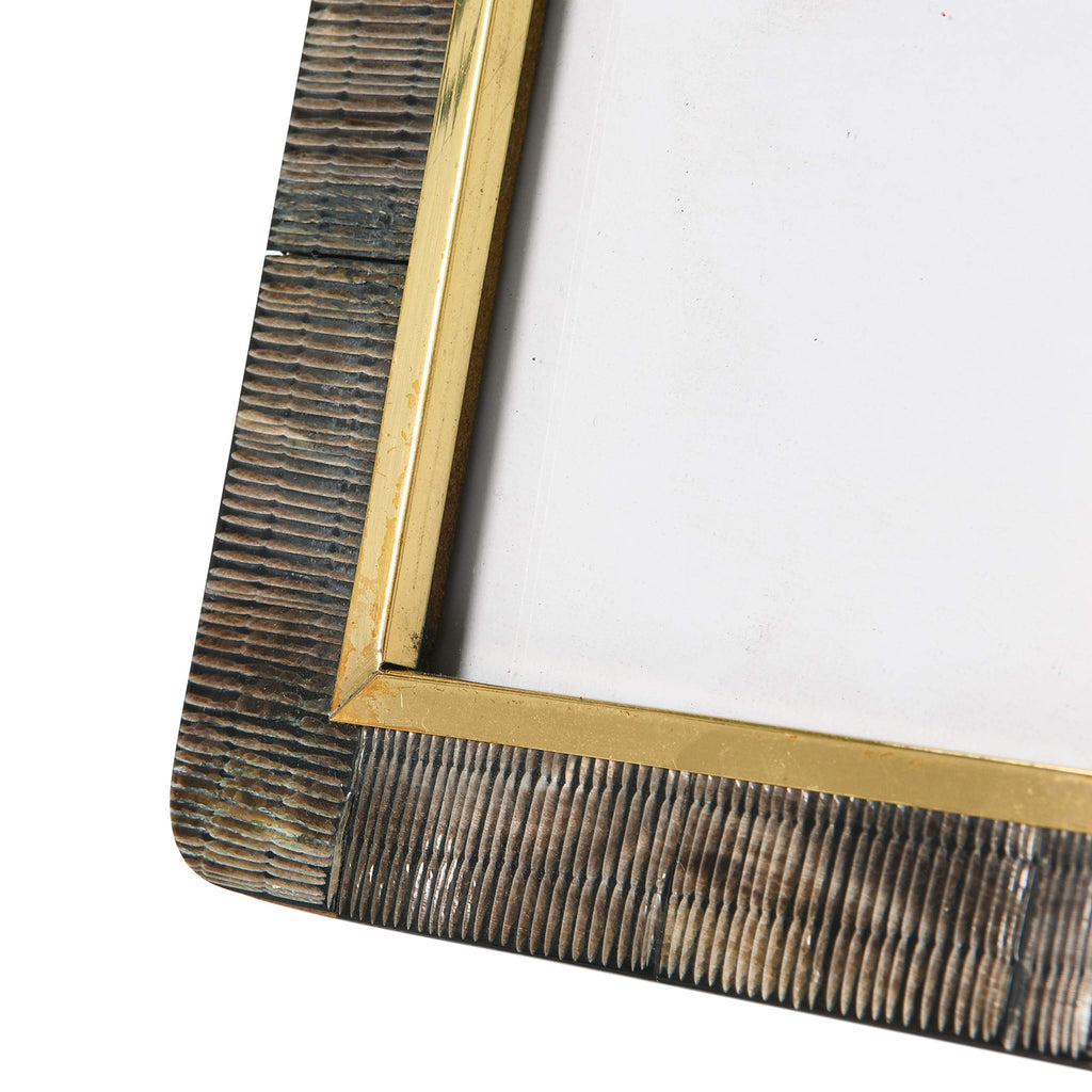Creative Co-Op Hand-Carved Horn Photo Frame with Brass Border, Black & Natural (Holds 4" x 6" Photo)