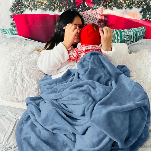 Bedsure GentleSoft Fleece Blanket - King Size Cozy Plush Microfiber in Washed Blue, 108x90 Inches