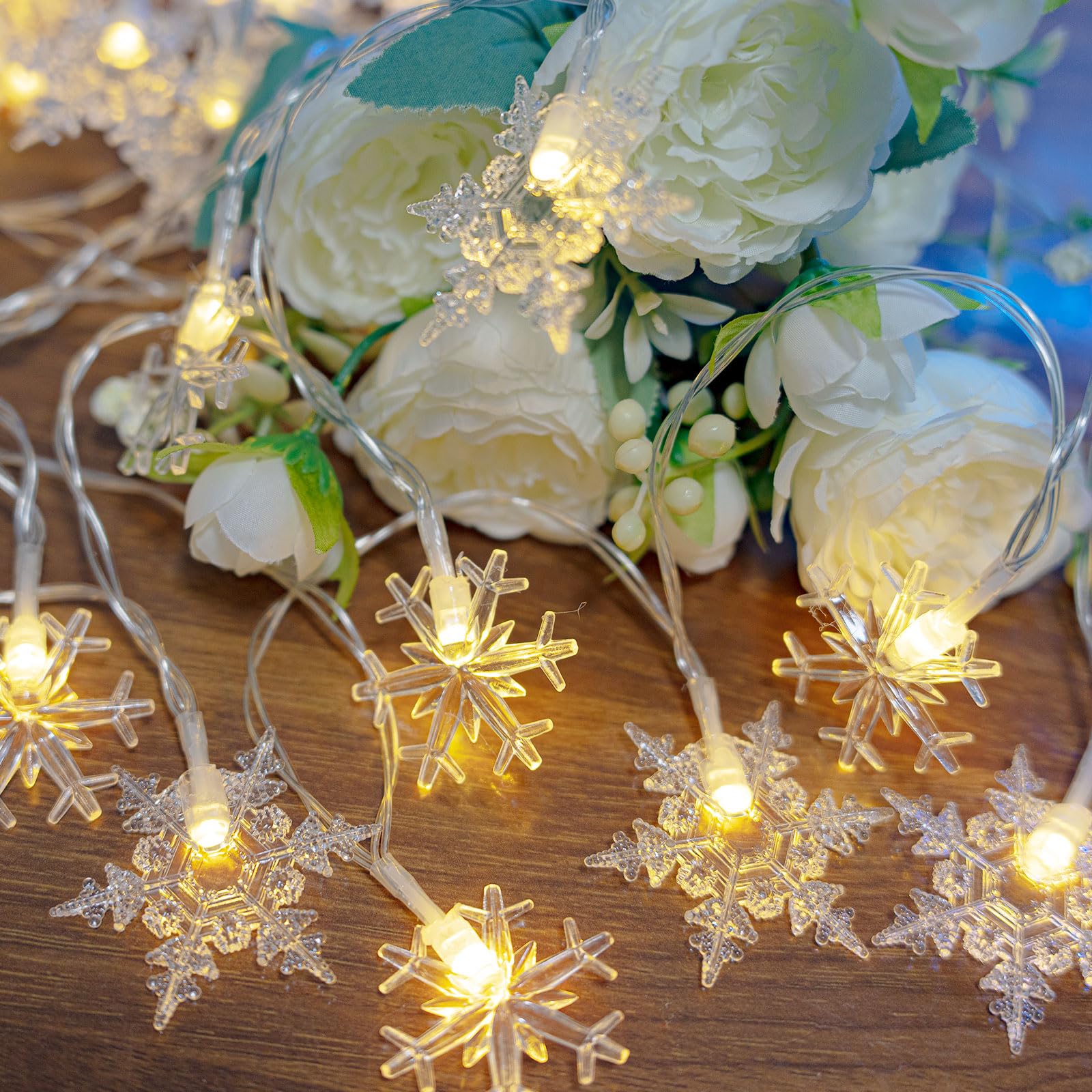 Snowflake Lights, 20 FT 40 LED Battery Operated Christmas Lights with Remote, 8 Modes Timer Waterproof Fairy String Lights Indoor Outdoor Bedroom Room Patio Garden Xmas Tree Decorations (Warm White)