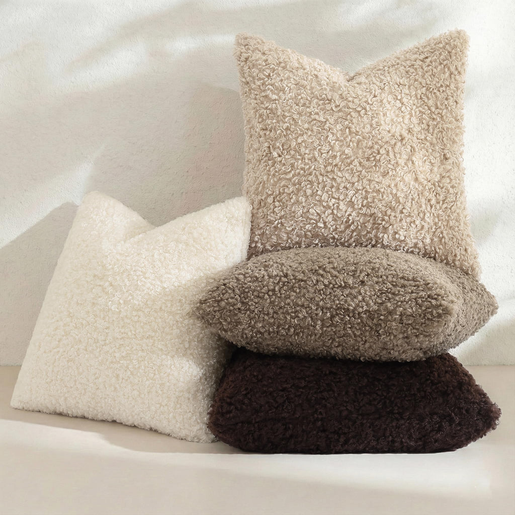 decorUhome Pack of 2 Throw Pillow Covers 18x18 Inch, Faux Fur Decorative Sherpa Pillow Covers Fuzzy Accent Soft Sheepskin Fleece Pillow Cases for Couch Living Room Bed, Neutral Oatmeal