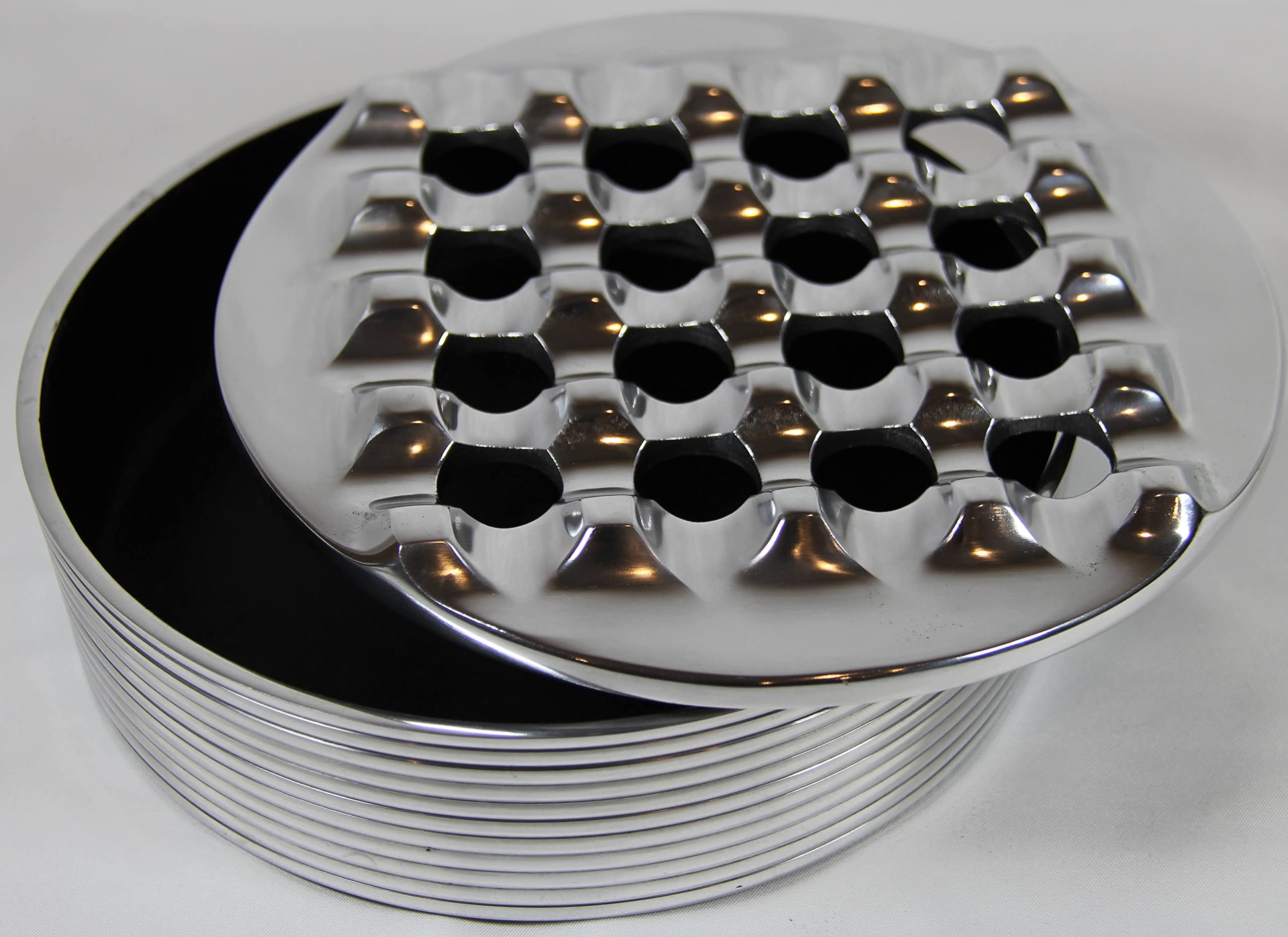 Aluminum Metal Cigar Ashtray with Lid For Men-Durable handcrafted 16 Holes Grid Design Cigar Ash Tray for indoor and outdoor - Wind Resistant Round Ashtray for Cigars to Cigarillos (SILVER)
