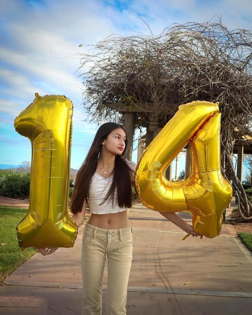 Gold Number 22 Balloon - 40 Inch 22nd Birthday Decoration | Elegant Gold Party Supplies