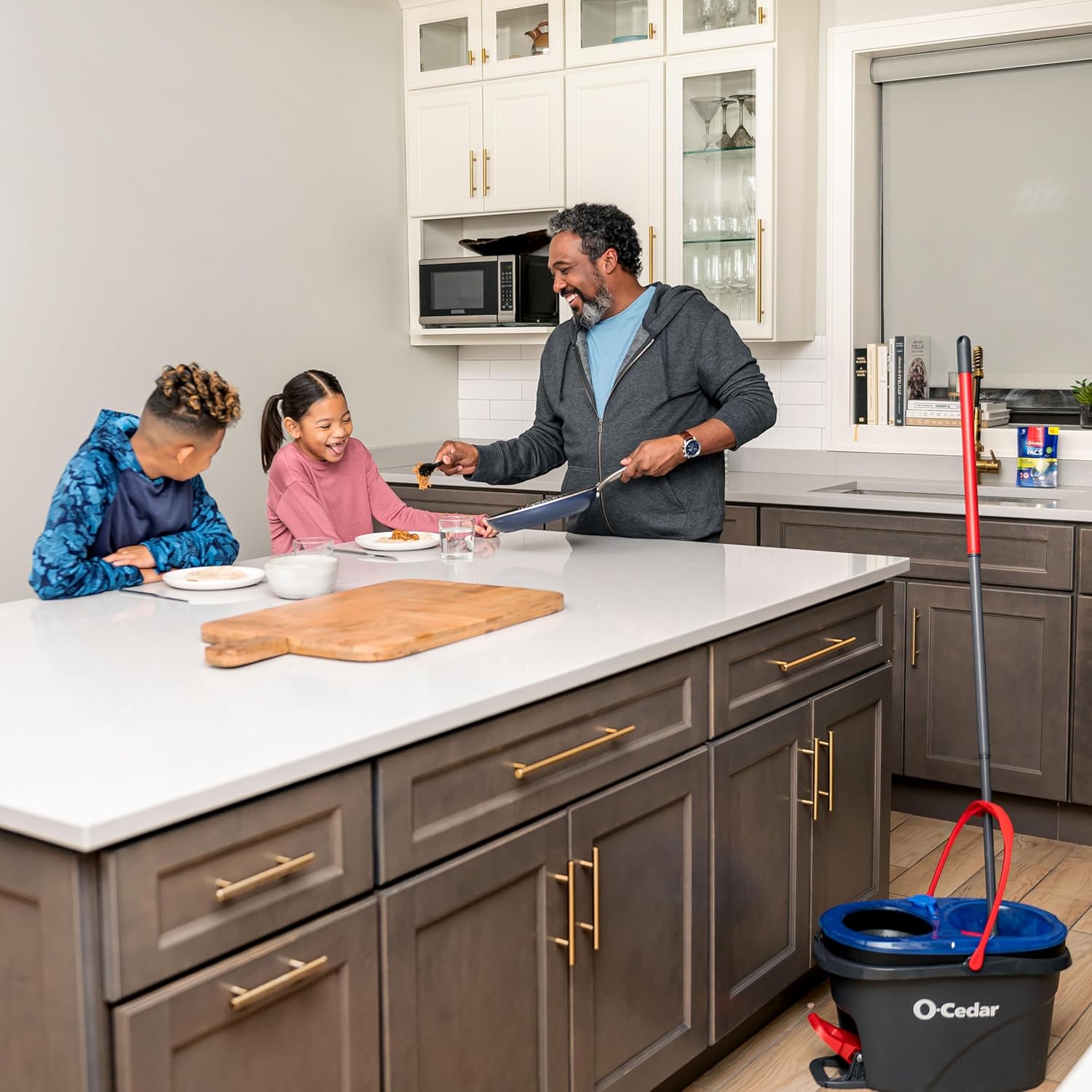 O-Cedar RinseClean Spin Mop & Bucket System - Effortless Cleaning with Water | Eliminates 99% of Bacteria