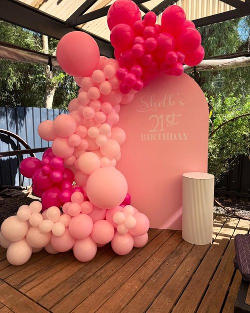 EICUECUE Valentines Day Balloons Garland Arch Kit - 127Pcs Different Size Hot Pink and Pink with Heart Foil, Lip Foil Balloon for Valentine's Day Galentine's Day Anniversary Prom Party Decorations