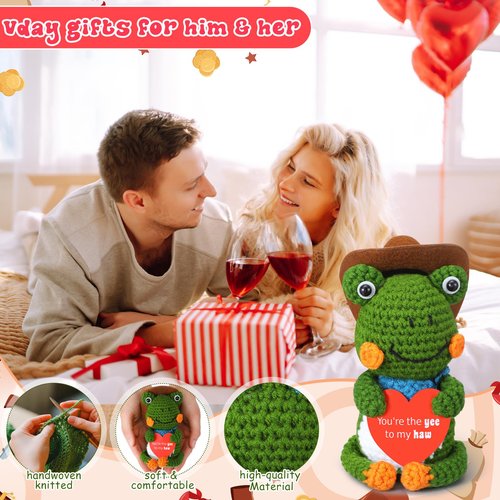 Jenaai Funny Crochet Gift for Boyfriend Girlfriend Him Her Wife Husband I Love You Gifts Anniversary and Birthday Ideas, Handmade Cowboy Frog Crochet for Couples Small Romantic Decor