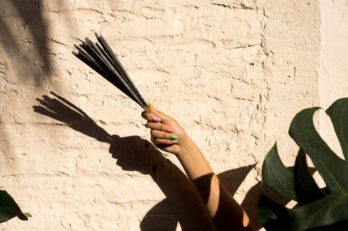 Amae INCENSE Mexican Copal Incense Sticks, Traditional Sacred Resin, 20 Sticks, White Copal Incense.