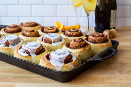 Lodge Cast Iron Bakeware Set - Durable 6-Piece Cookware for Perfect Baking | Versatile & Long-Lasting