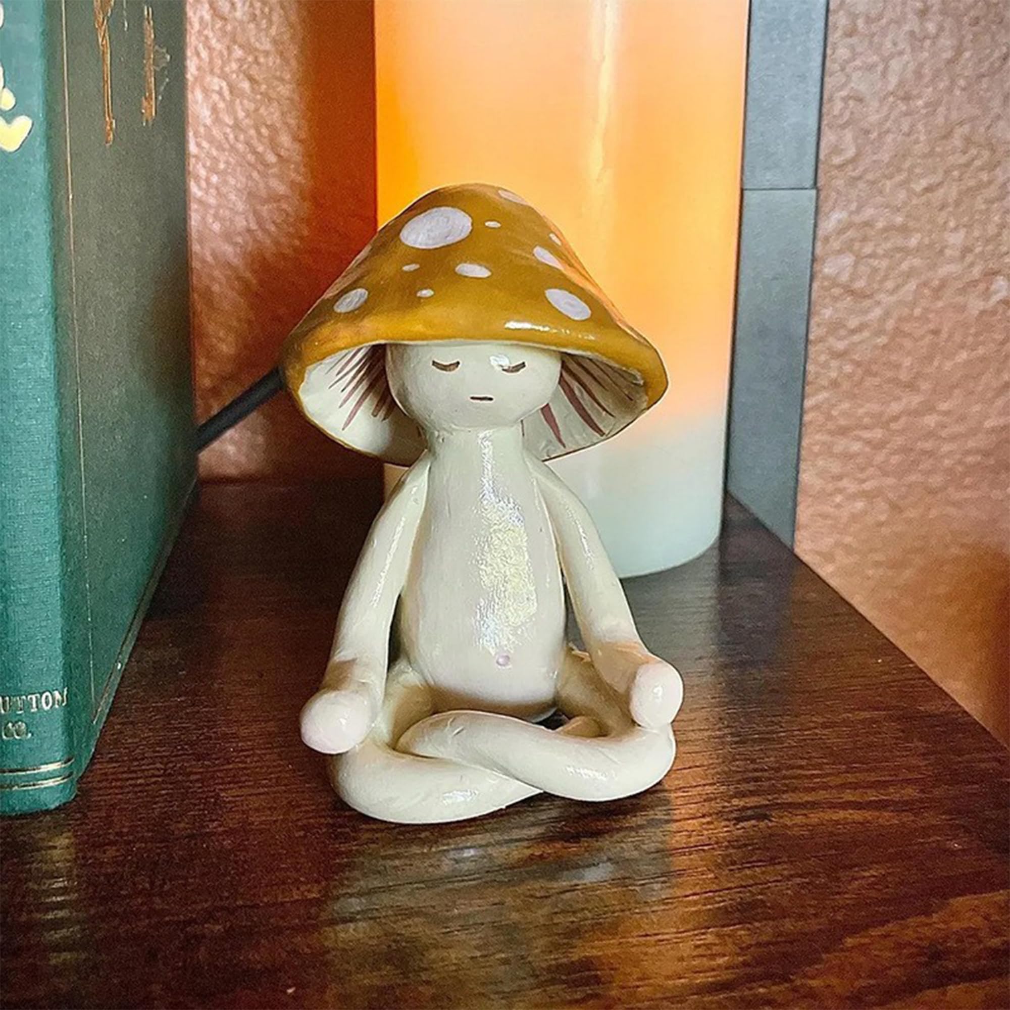 CYjorkbgg Meditation Mushroom Resin Statue - Cute Meditation Mushroom Statue for Desk Living Room Resin Figurine for Home Patio Office Decoration Cute Plant Statues for Tabletop Garden Backyard Decor