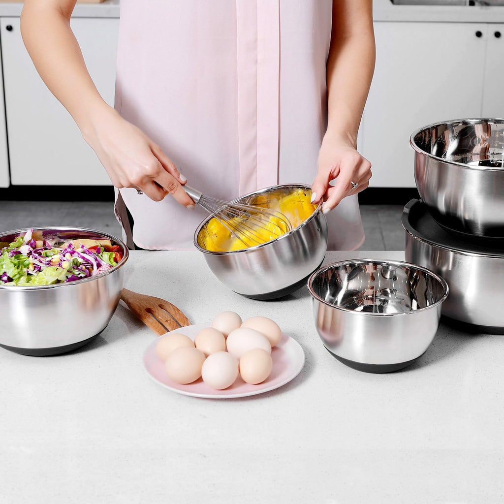 Wildone Stainless Steel Mixing Bowls Set of 5 - Airtight Lids & Non-Slip Silicone Bottoms | Stackable Design, 1.5 to 8 QT