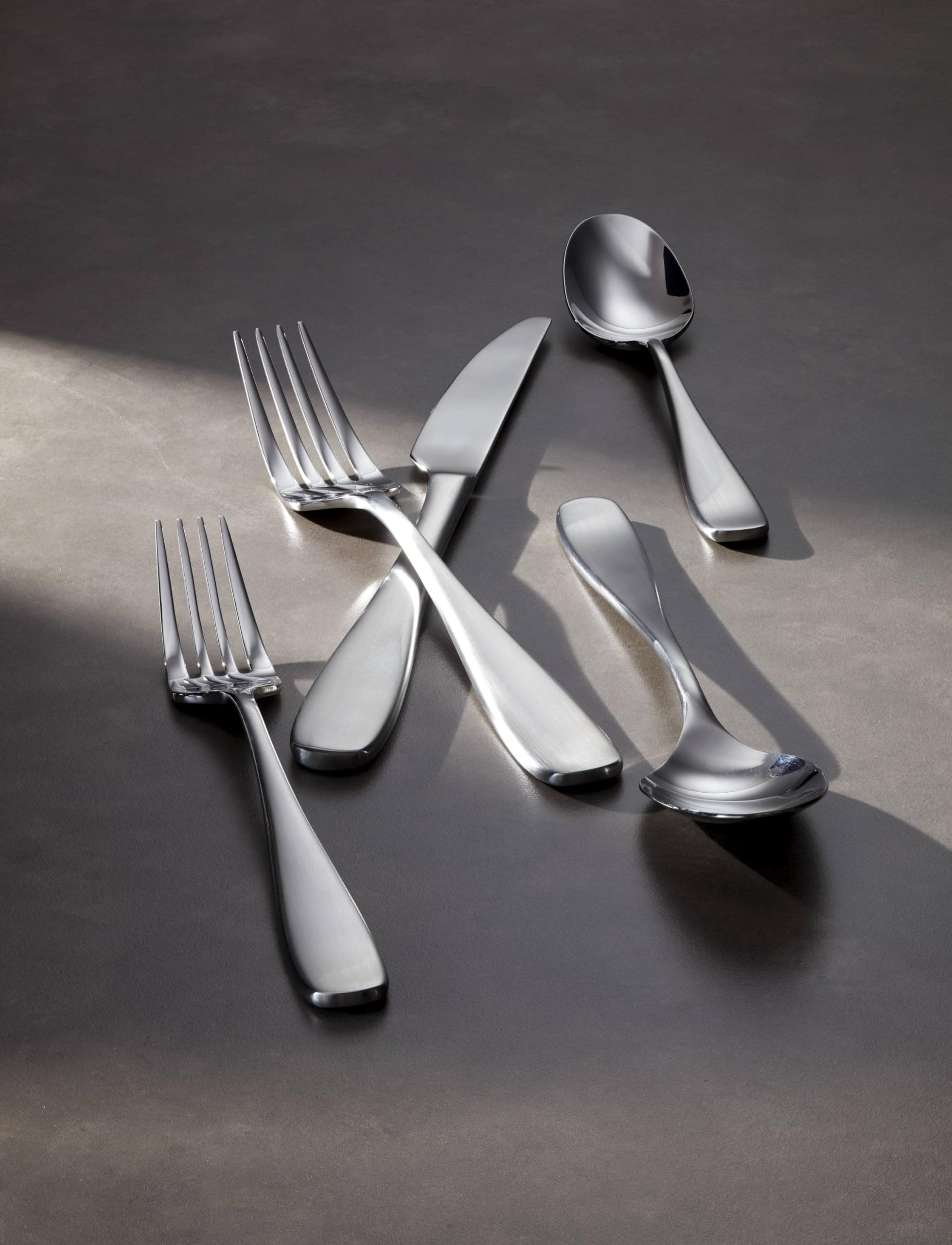 Oneida Silverware Set, Peyton 42 Piece Everyday Flatware Set, Service For 8, 18/0 Stainless Steel, Dishwasher Safe, Cutlery Sets, Utensils Sets, Knives Spoons And Forks, Serving (Silver, 42 Pieces)