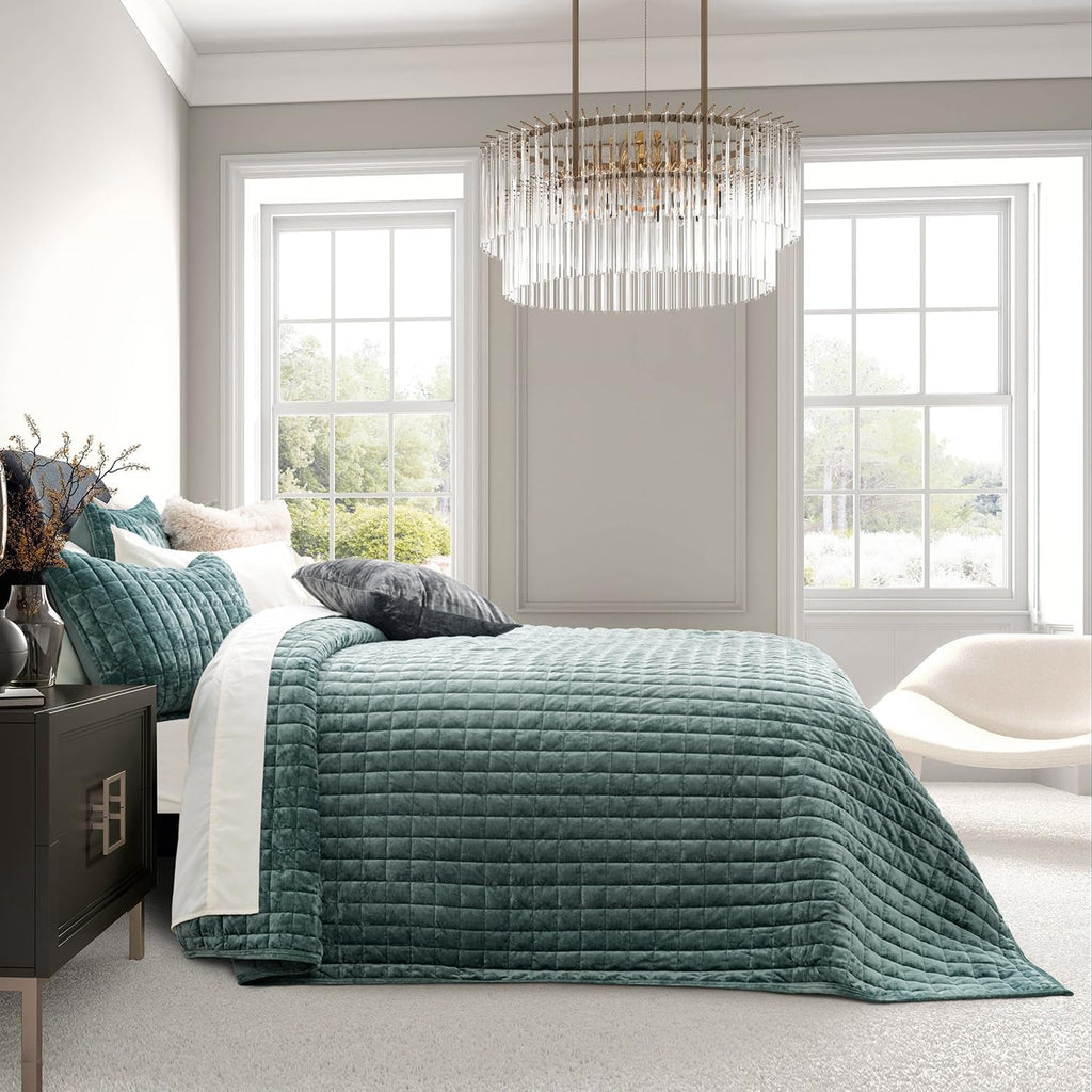 RECYCO Luxury Velvet Quilt Set - Twin/Twin XL Lightweight Comforter with 1 Pillow Sham - Aqua Green