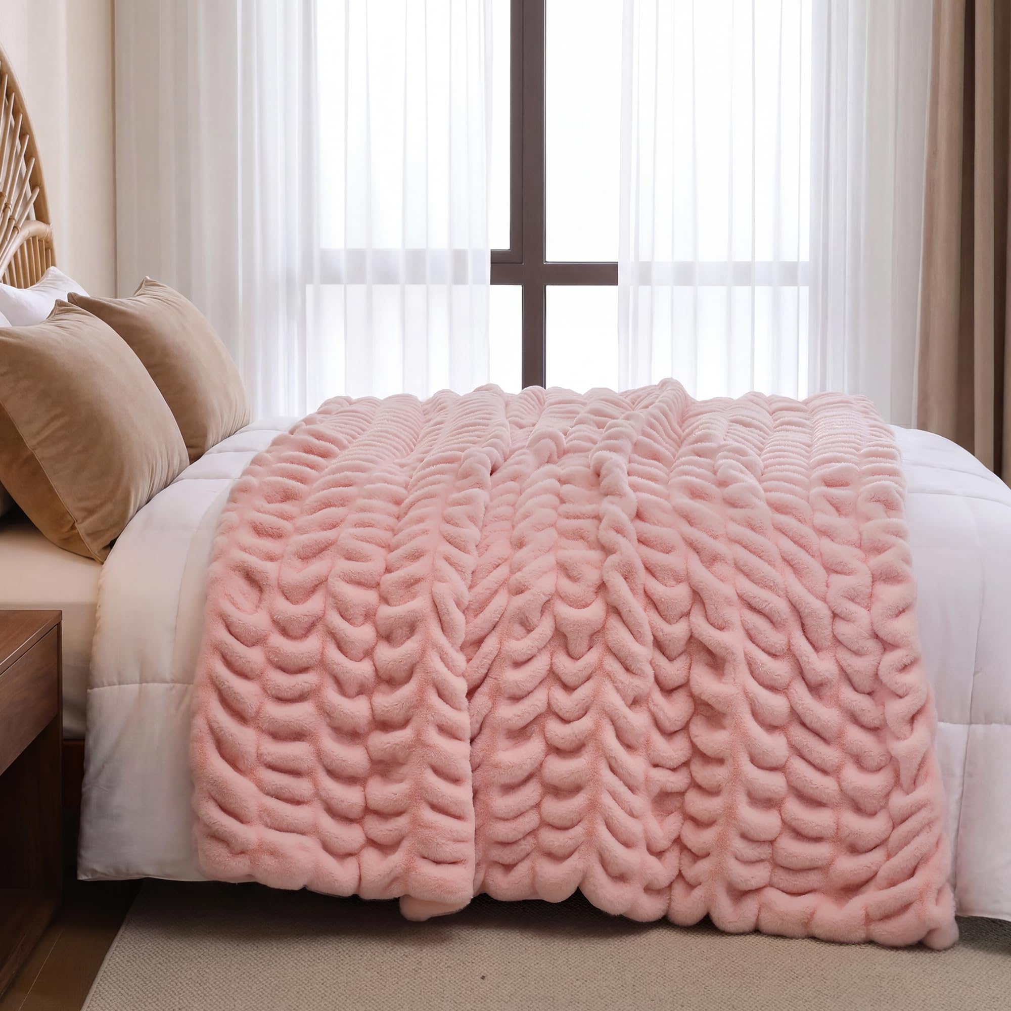 Smoofy Blush Pink Throw Blanket for Couch – Luxury Faux Rabbit Fur Blanket, Ultra Soft Fluffy Plush Fuzzy, Lightweight Warm Cozy Blanket for Bed Sofa, Aesthetic Room Decor Gift for Women 50"x60"