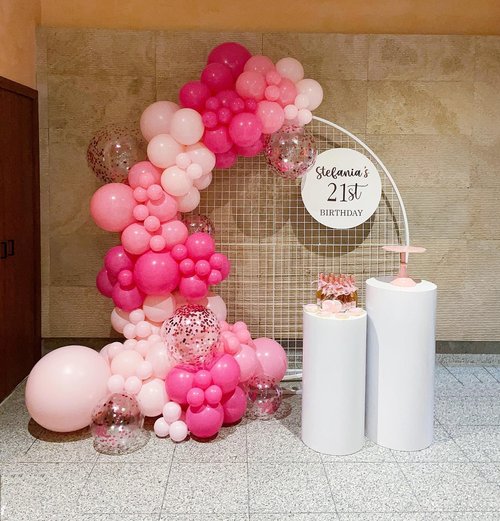 EICUECUE Valentines Day Balloons Garland Arch Kit - 127Pcs Different Size Hot Pink and Pink with Heart Foil, Lip Foil Balloon for Valentine's Day Galentine's Day Anniversary Prom Party Decorations