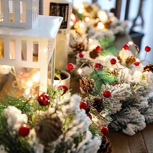 CCINEE 6.56ft Christmas Pine Cone Garland, Light up Garland String Lights Battery Operated Christmas Decor with Red Berry Pine Cone Indoor Decorations for Fireplace