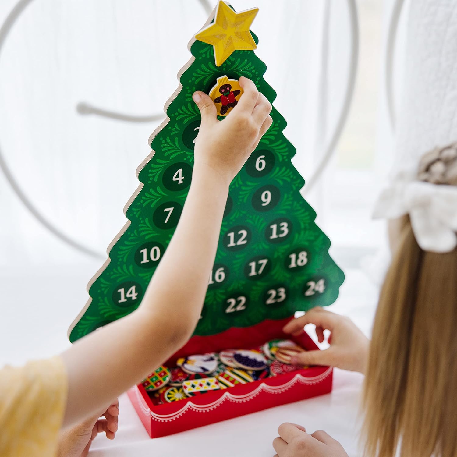 Melissa & Doug Wooden Advent Calendar - Magnetic Christmas Tree with 25 Fun Magnets