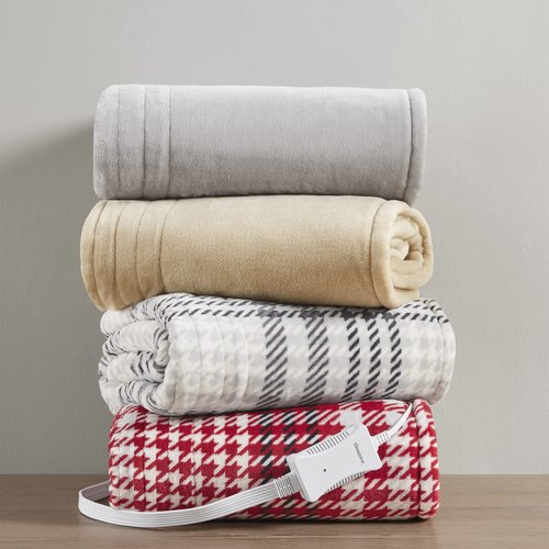 Beautyrest Plush to Sherpa Reversible Electric Blanket, Built-in Soft Button Controller, Auto Shut Off, Multi Heat Setting, UL Certified, Machine Washable Heated Throw, 50x60 Red Plaid