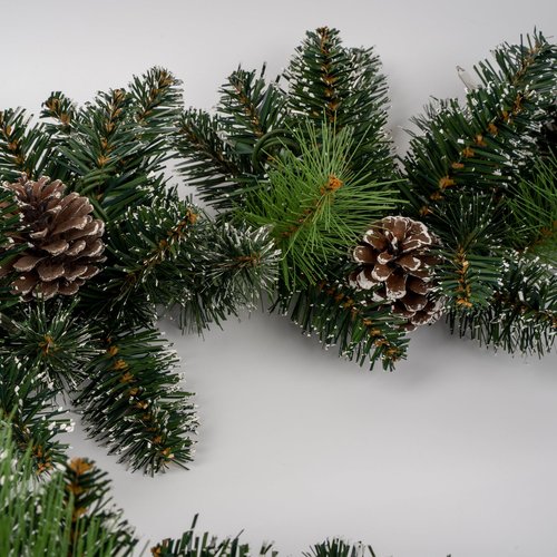 crsmatts Pre-Lit Christmas Garland, Artificial Holiday Garland with 50 Plug-in Lights, Pine Cone Decorations for Fireplace Mantel, Stairs, Windows, Indoor Outdoor 9FT
